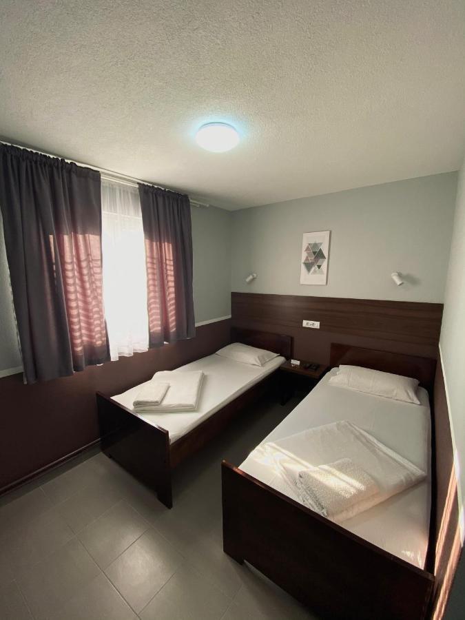 Garni Djerdan Hotel Kraljevo Buitenkant foto