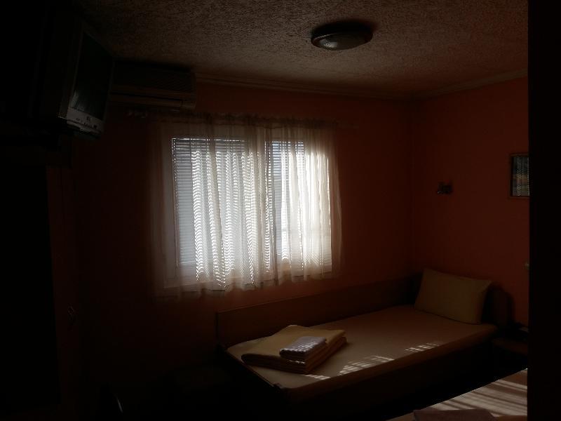 Garni Djerdan Hotel Kraljevo Buitenkant foto