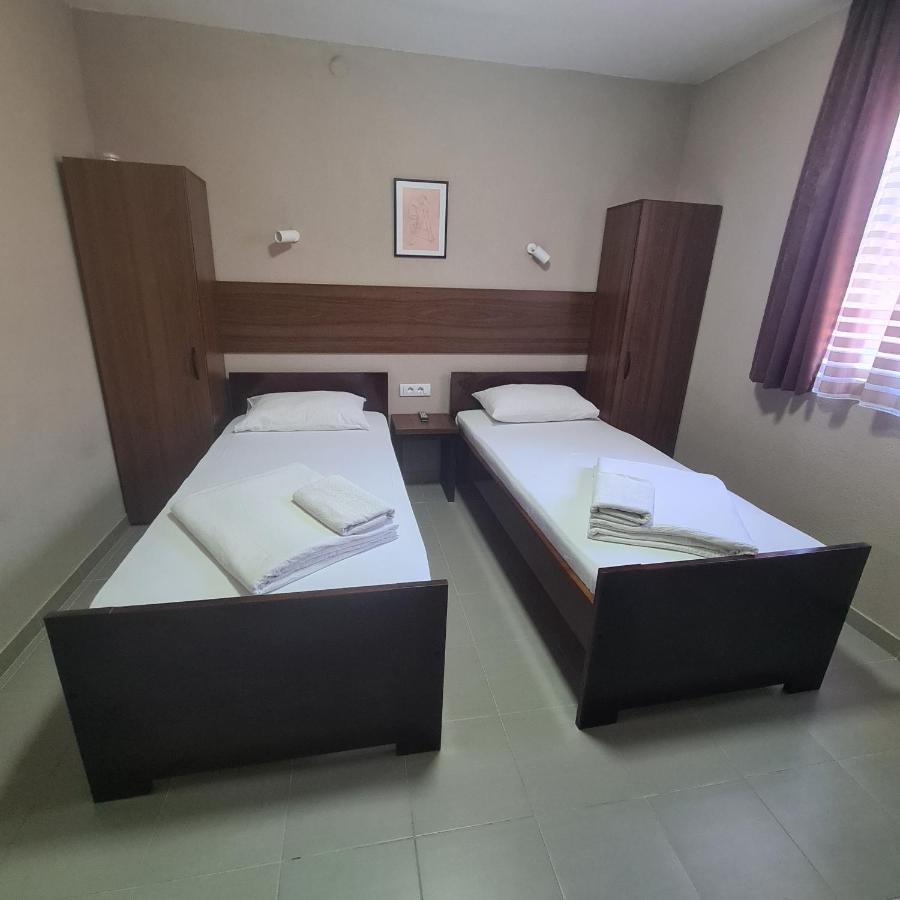 Garni Djerdan Hotel Kraljevo Buitenkant foto