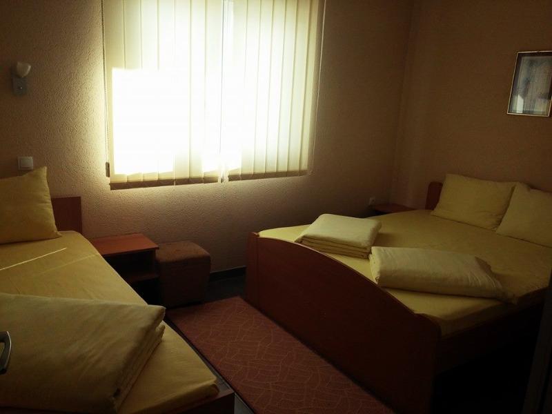 Garni Djerdan Hotel Kraljevo Buitenkant foto